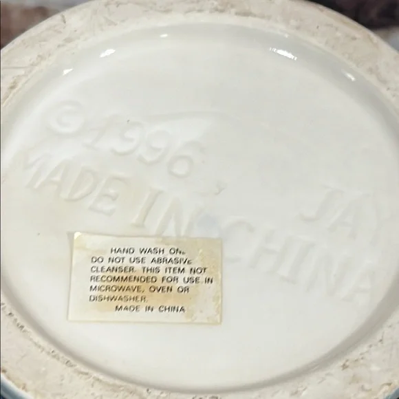 Vintage 1996 Ceramic Tomato Canister with Lid - Picture 6 of 7